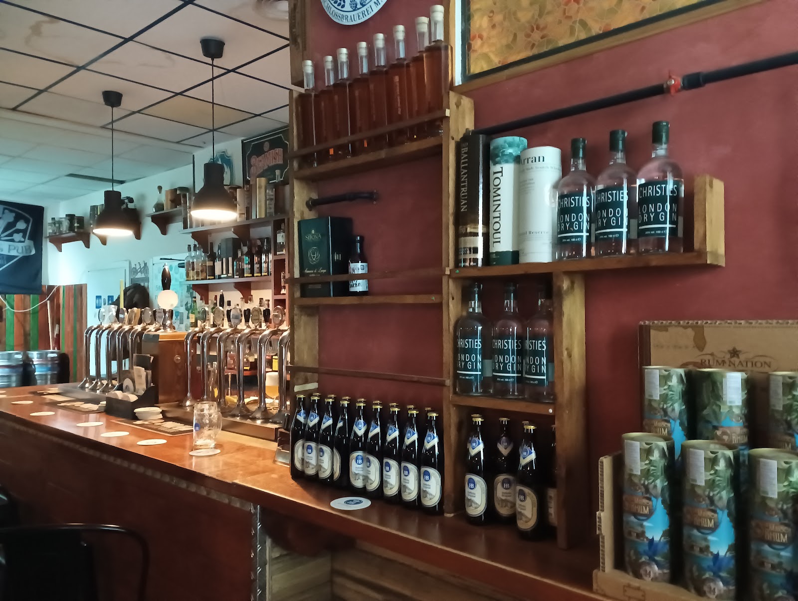 Inside Irish Pub — Irish Pub in Rome, Italy | Food, Sports | Craic Map